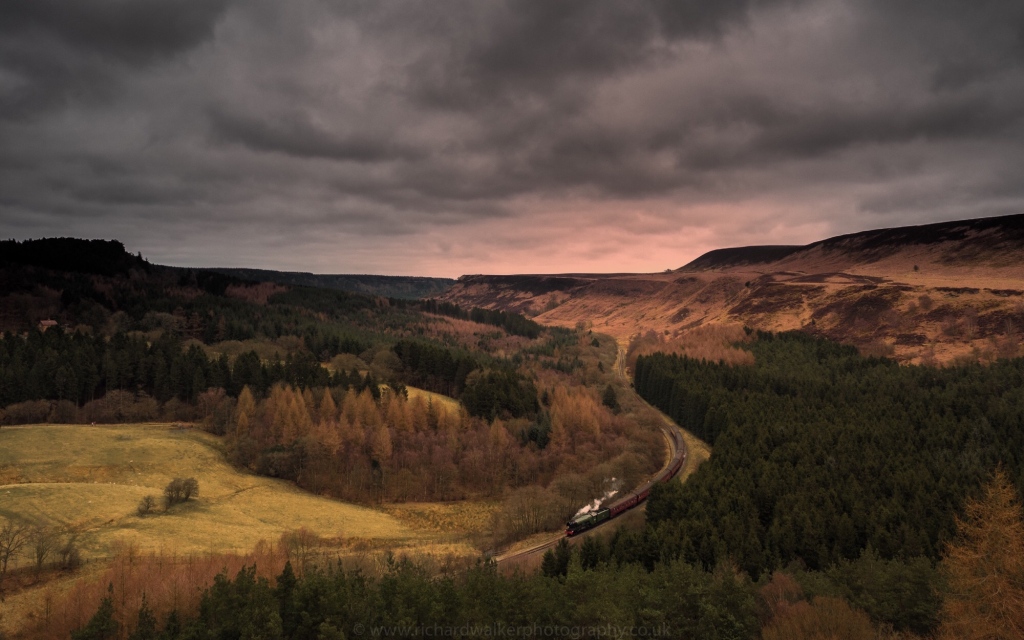 Flying Scotsman steams through a valley
